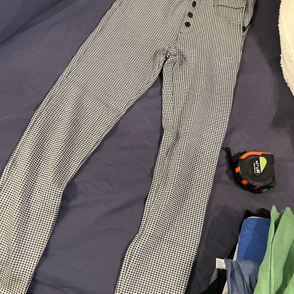 BNWOT ZARA skinny pants checkered size small